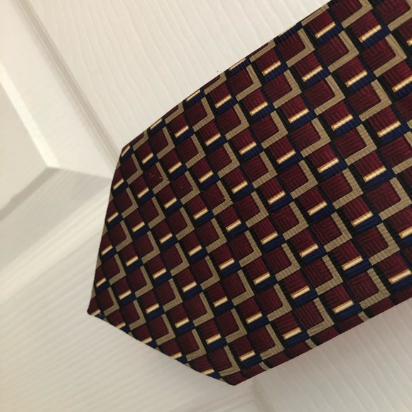 Modern elements tie - Picture 2 of 5